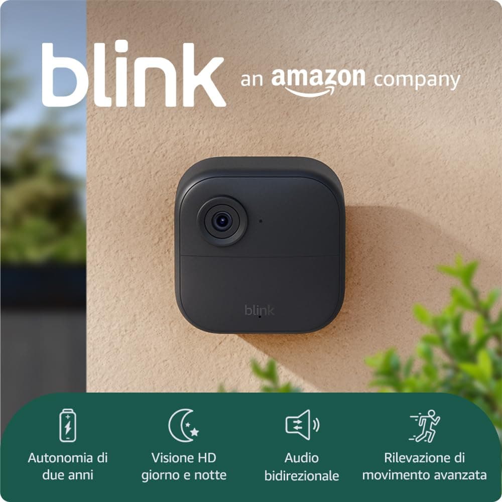 Videocamera Blink Outdoor 4 (Ultimo modello) - Videocamera di sicurezza smart HD wireless, autonomia di due anni, compatibile con Alexa - Sistema a 1 telecamera con Sync Module Core incluso - IP65